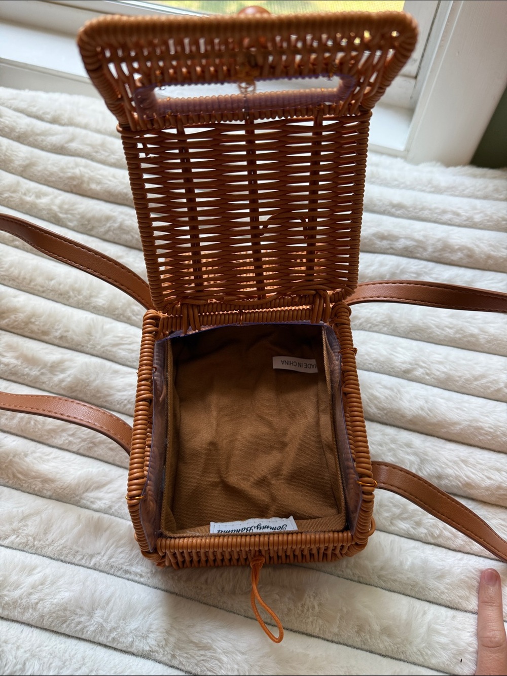 Tommy Bahama Woven Rattan Car-Shaped Crossbody Bag in Warm Tan - Picture 4 of 7